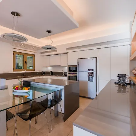 Filerimos Oasis Villa *